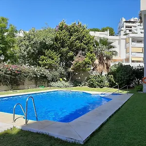 Lola Y Manuela En Primera Linea Playa Carihuela Con Excelente Terraza-jardin De 80 M2 Frente Al Mar Con Aparcamiento Privado Ideal Descansar Oyendo Olas Del Mar , Torremolinos Espagne